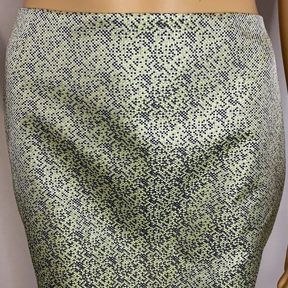 Gorgeous neon green navy gray tiny square jacquard pencil skirt with neon lining - Picture 4 of 13